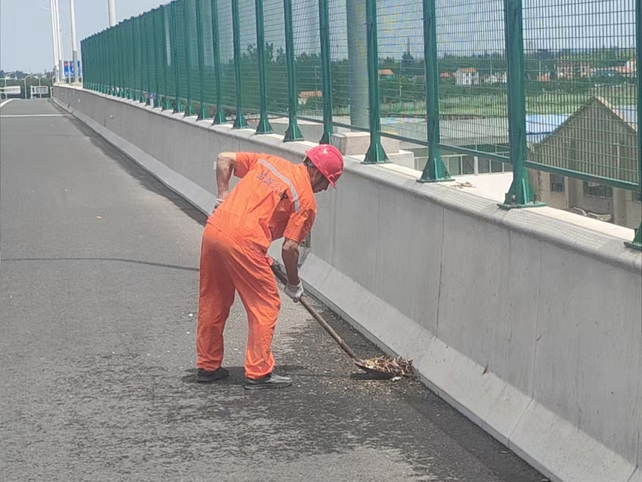 重点路段 匠心守护保畅通2.jpg